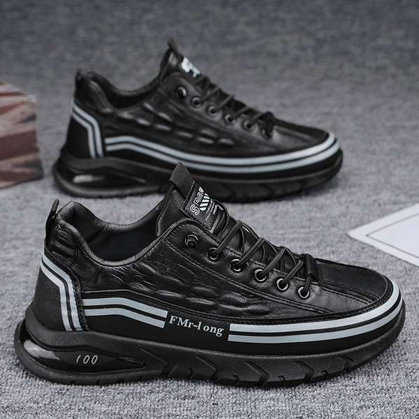 Férfi tornacipő légkamrával és fűzős új modell