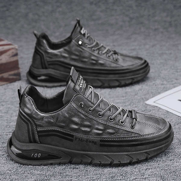 Férfi tornacipő légkamrával és fűzős új modell