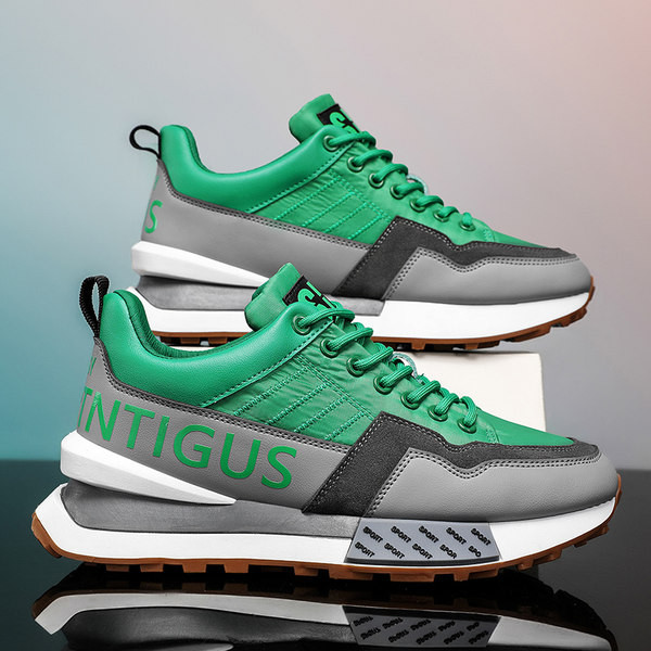 Divatos férfi tornacipő magas talppal és felirattal