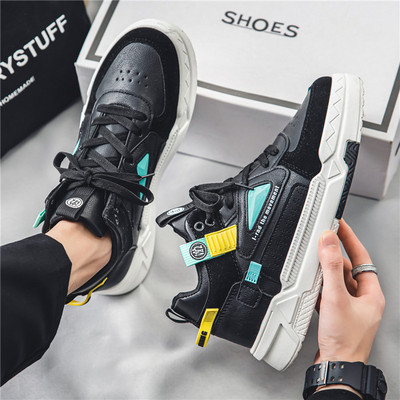 Sportiskas vīriešu kedas ar šņorēm - divi modeļi