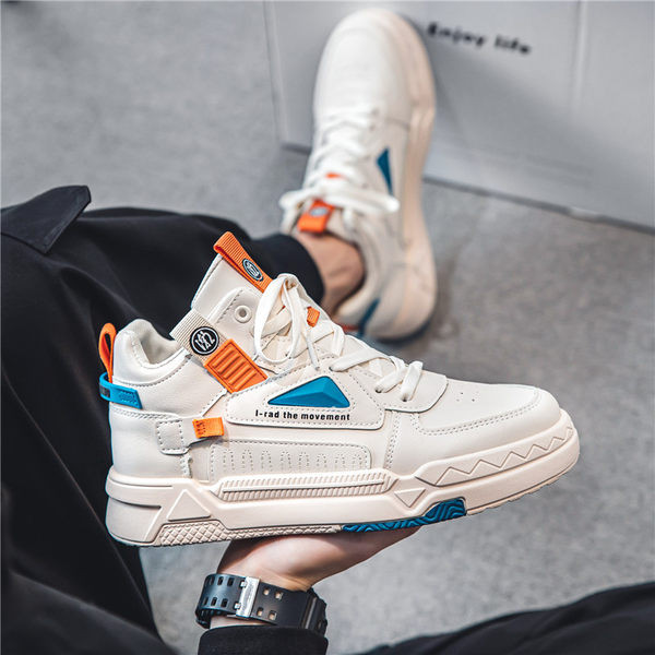 Sportiskas vīriešu kedas ar šņorēm - divi modeļi