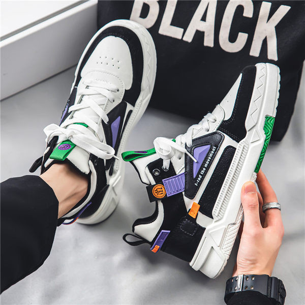 Sportiskas vīriešu kedas ar šņorēm - divi modeļi