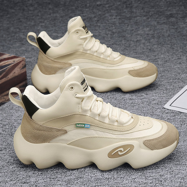 Jauna modeļa vīriešu čības ar rupju zoli