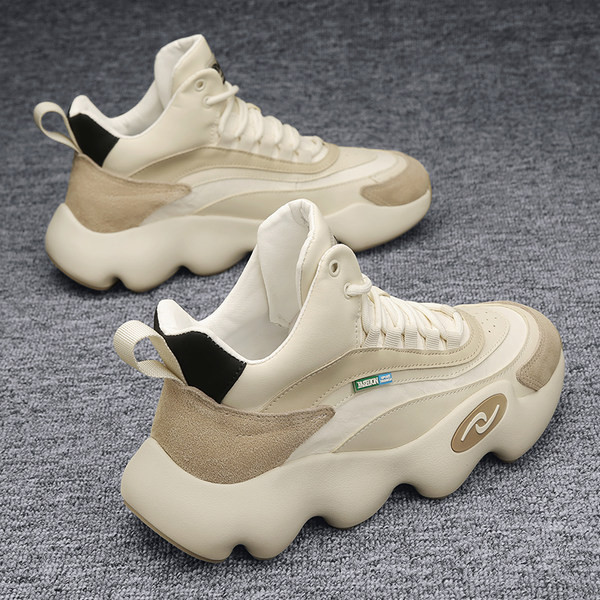 Jauna modeļa vīriešu čības ar rupju zoli