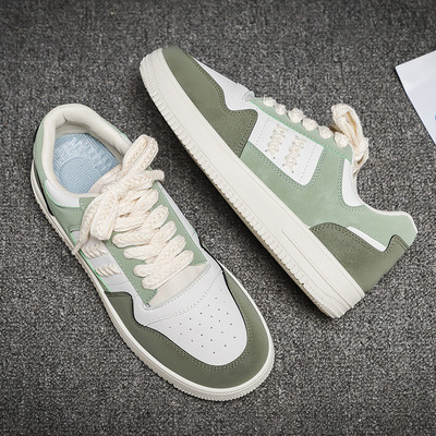 Vīriešu kedas ar augstu zoli un mežģīnēm ikdienas modelis