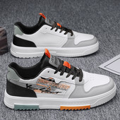 Alkalmi, lapos talpú férfi tornacipő