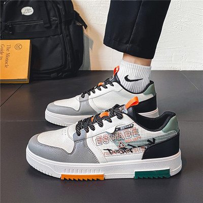 Odiniai vyriški sportbačiai dviejų modelių su raišteliais ir užrašu