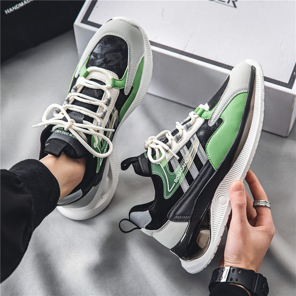 Sportiskas vīriešu kedas ar gaisa kameru un uzrakstu