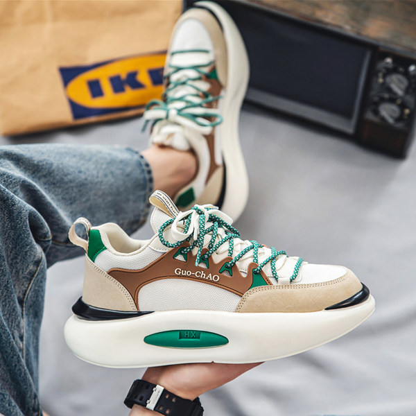 Vīriešu kedas ar 6 cm augstu zoli un šņorēm