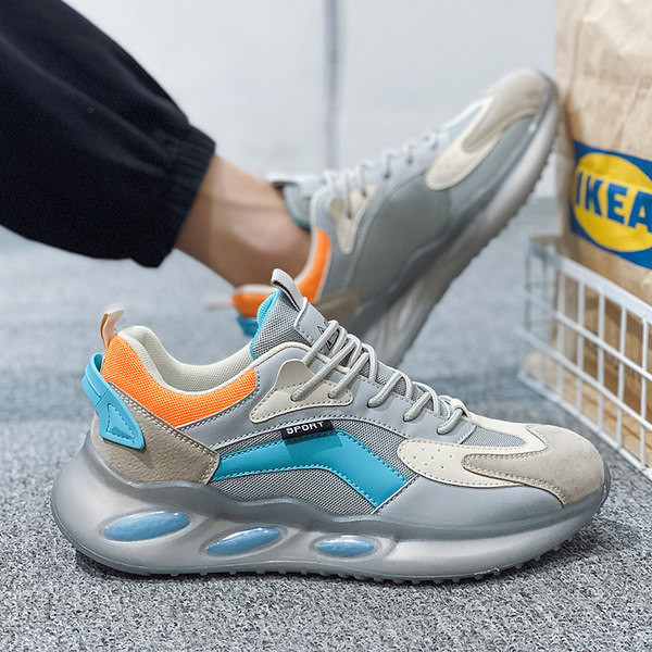 Sportiskas vīriešu kedas ar raupju zoli