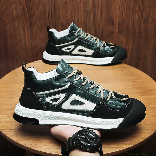 Divatos, fűzős, lapos talpú férfi tornacipő