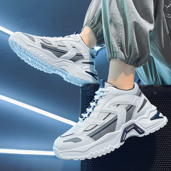 Öko bőrből készült férfi tornacipő magas talppal és fűzővel