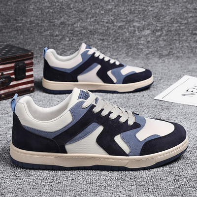 Κομψά ανδρικά sneakers με επίπεδη σόλα και κορδόνια