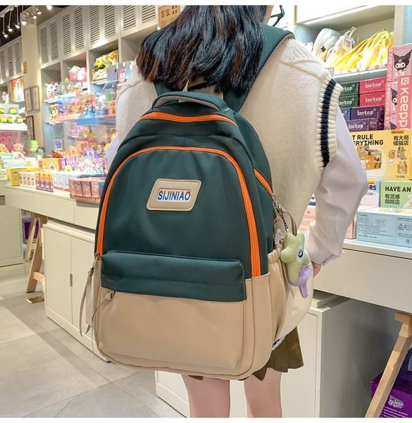 Casual γυναικείο σακίδιο πλάτης με λογότυπο και μενταγιόν