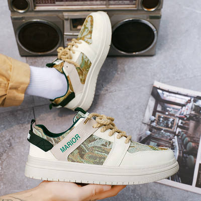 Νέο μοντέλο ανδρικών sneakers με επίπεδη σόλα - δύο μοντέλα