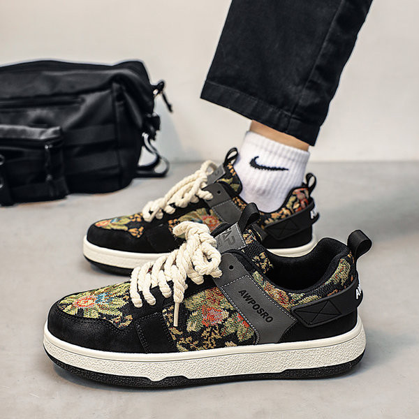 Férfi tornacipő virágmintával és béléssel