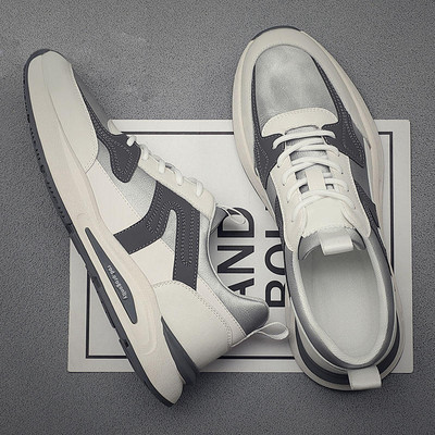 Vīriešu kedas noapaļots modelis ar šņorēm un uzrakstu