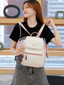 Μοντέρνο γυναικείο σακίδιο πλάτης με μπροστινή τσέπη - οικολογικό δέρμα