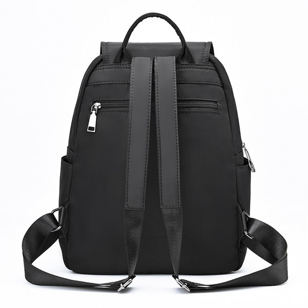 Γυναικείο σακίδιο πλάτης δύο μοντέλων με μεταλλικό στοιχείο υφασμάτων