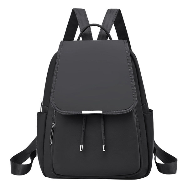 Γυναικείο σακίδιο πλάτης δύο μοντέλων με μεταλλικό στοιχείο υφασμάτων