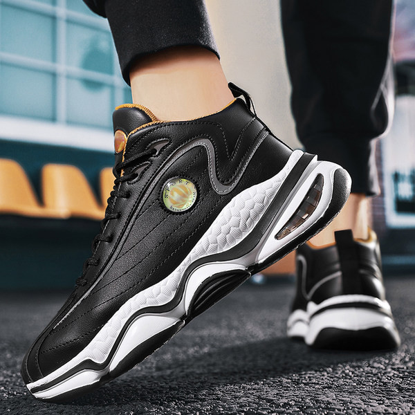 Bőr férfi tornacipő logós fűzővel