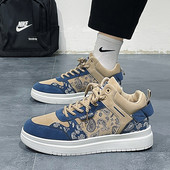 Sportiskas vīriešu kedas ar apdruku, šņorēm un oderi