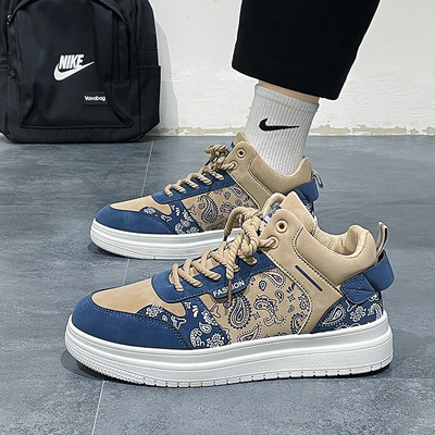 Sportiskas vīriešu kedas ar apdruku, šņorēm un oderi