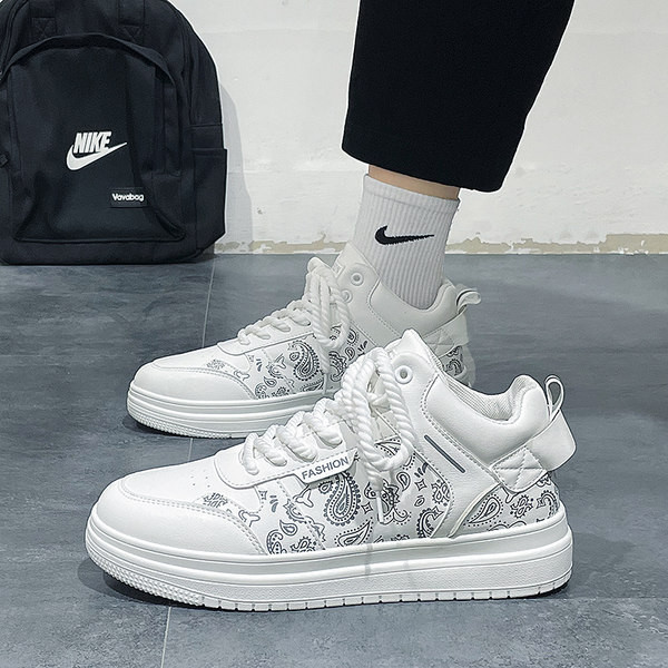 Sportiskas vīriešu kedas ar apdruku, šņorēm un oderi