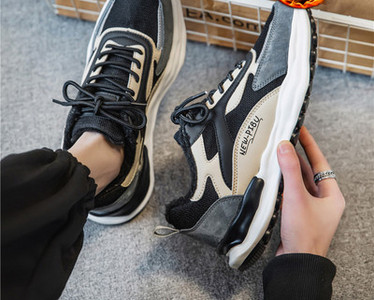 Casual sneakers σε διάφορα χρώματα