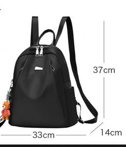 Μοντέρνο γυναικείο σακίδιο πλάτης με μενταγιόν αρκούδας