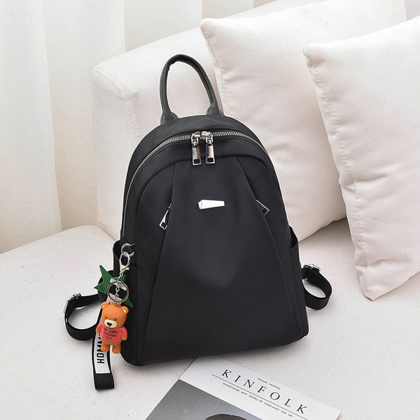 Μοντέρνο γυναικείο σακίδιο πλάτης με μενταγιόν αρκούδας