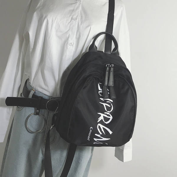 Alkalmi női hátizsák nyomtatott felirattal