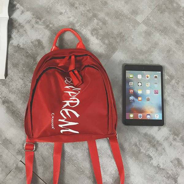 Alkalmi női hátizsák nyomtatott felirattal