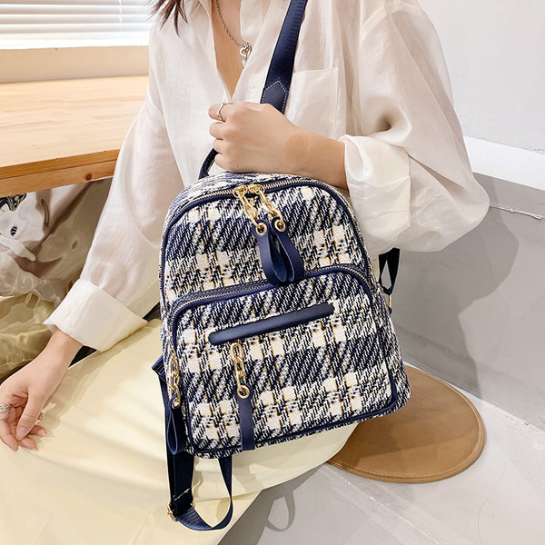 Rūtaina sieviešu mugursoma ar kabatu un rāvējslēdzēju