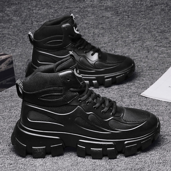 Vīriešu ziemas sporta kurpes ar rupju zoli un uzrakstu