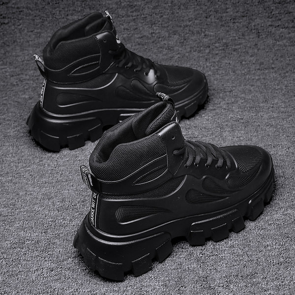 Vīriešu ziemas sporta kurpes ar rupju zoli un uzrakstu