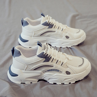 Vīriešu kedas ar - uzrakstu un šņorēm