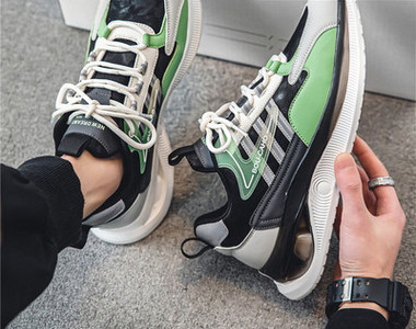 Vīriešu kedas zaigojošās krāsās