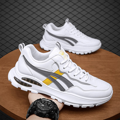 Jauna modeļa vīriešu kedas ar logo