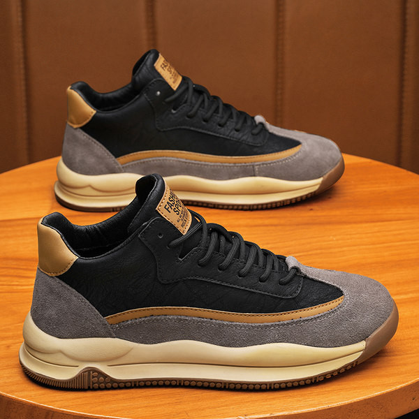 Jauna modeļa vīriešu kedas ar logo