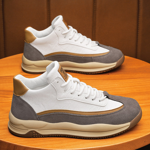 Jauna modeļa vīriešu kedas ar logo