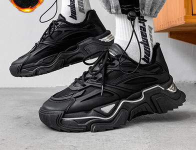 Vīriešu sporta kedas ar oderi un šņorēm