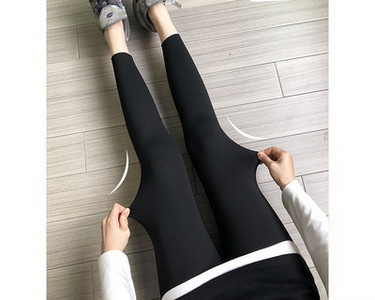 Sieviešu legingi grūtniecēm - tīrs modelis