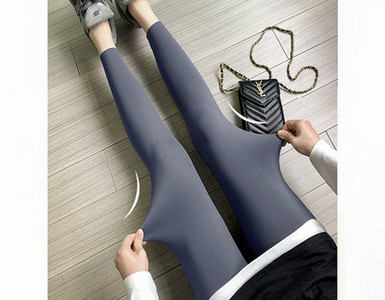 Sieviešu legingi grūtniecēm - tīrs modelis