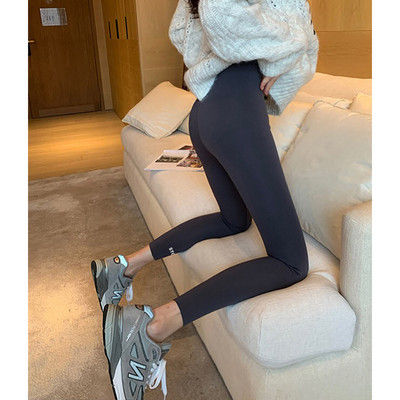 Sieviešu legingi grūtniecēm - tīrs modelis