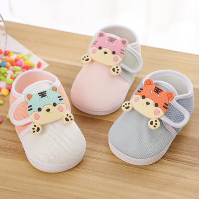 Βρεφικά παπούτσια με τρισδιάστατο στοιχείο