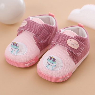 Βρεφικά παπούτσια με τρισδιάστατο στοιχείο