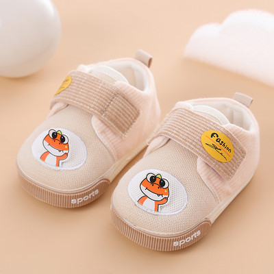 Βρεφικά παπούτσια με τρισδιάστατο στοιχείο