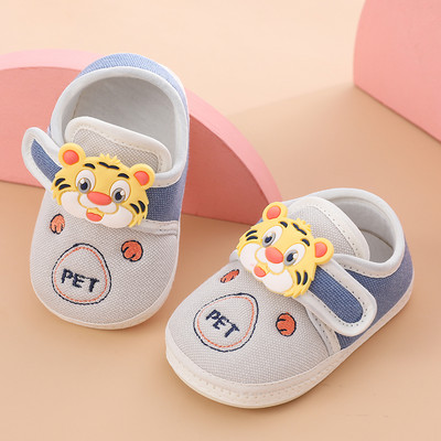 Βρεφικά παπούτσια με τρισδιάστατο στοιχείο