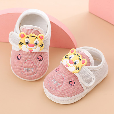 Βρεφικά παπούτσια με τρισδιάστατο στοιχείο